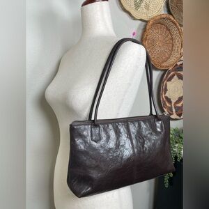 Sleek Y2K HOBO International Brown Leather Slim Zipper Closure Shoulder Bag